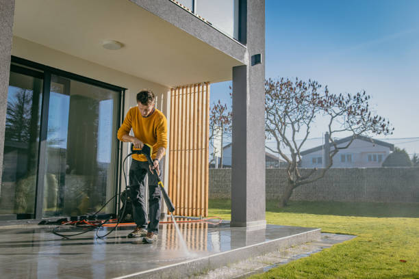 Best Animal Enclosure Cleaning  in De Kal, TX